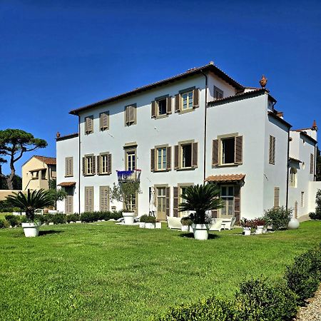 La Villa Apartments - Convenient For Sardinia And Corsica - 4-5 Beds -Private Parking Included With Camera 利沃诺 外观 照片