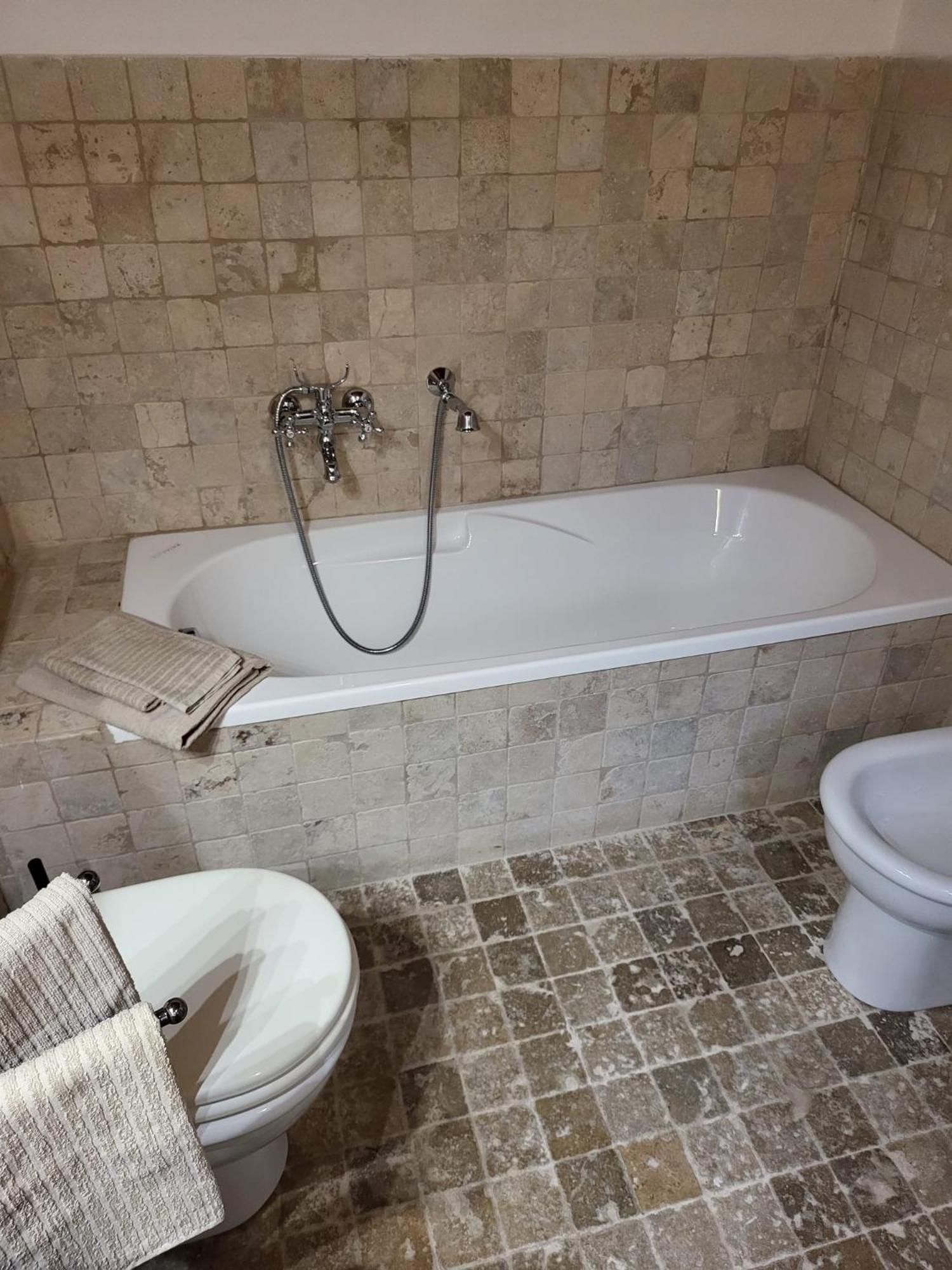 La Villa Apartments - Convenient For Sardinia And Corsica - 4-5 Beds -Private Parking Included With Camera 利沃诺 外观 照片