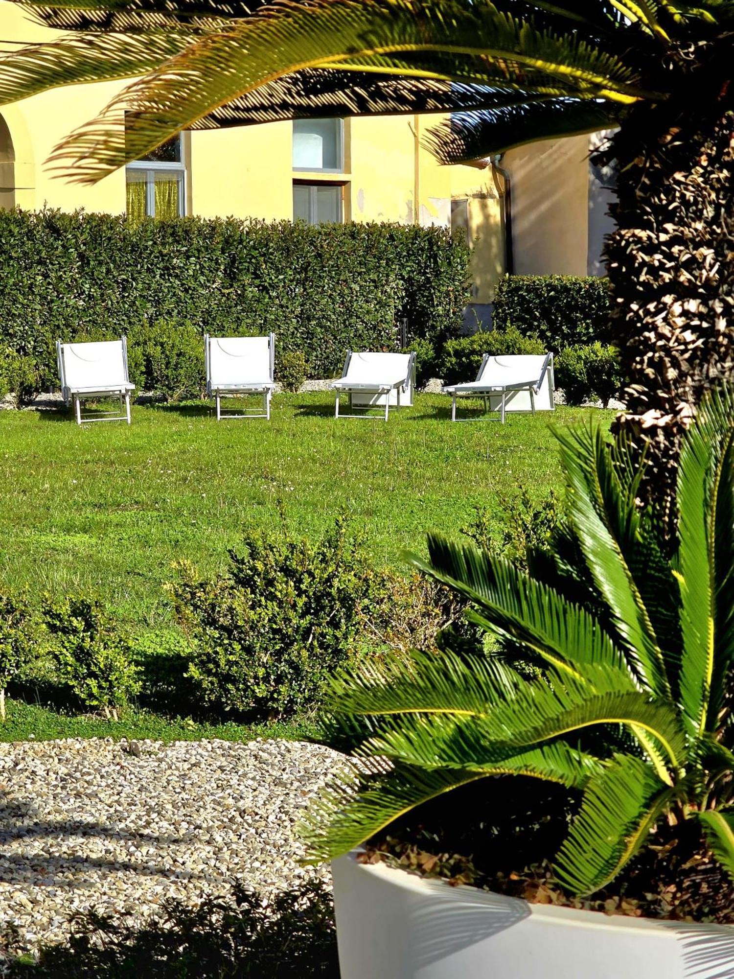 La Villa Apartments - Convenient For Sardinia And Corsica - 4-5 Beds -Private Parking Included With Camera 利沃诺 外观 照片